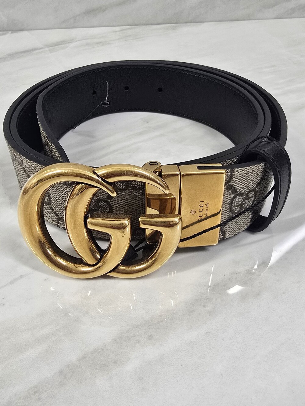 Gucci GG Logo Monogram Belt in Beige & Black with Gold Buckle - Reversible